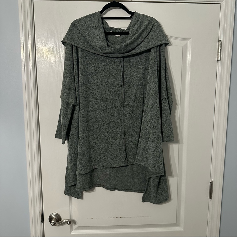 Easel Sweater, size 2XL, cowl neck